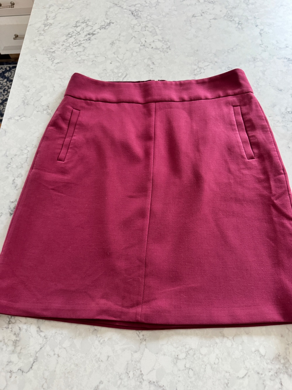 Banana Republic Pencil Skirt Women’s 12 Gems Ruby Burgundy Stretch Lined
